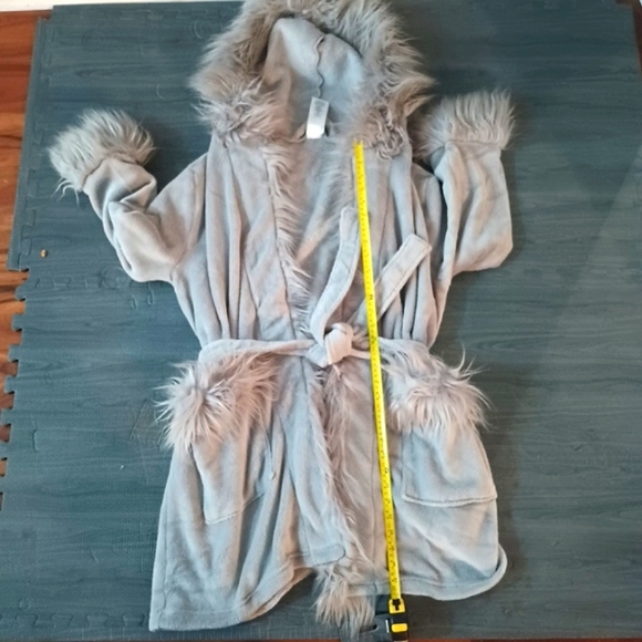 NWOT - Pottery Barn teen faux robe  gray - Picture 3 of 7